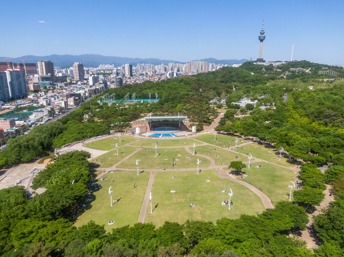 달서자이 제니크 인근 두류공원 녹지 전경